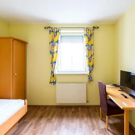 Hotel Hoessl Brunn am Gebirge