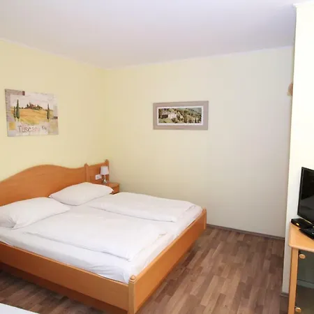 Hoessl Brunn am Gebirge